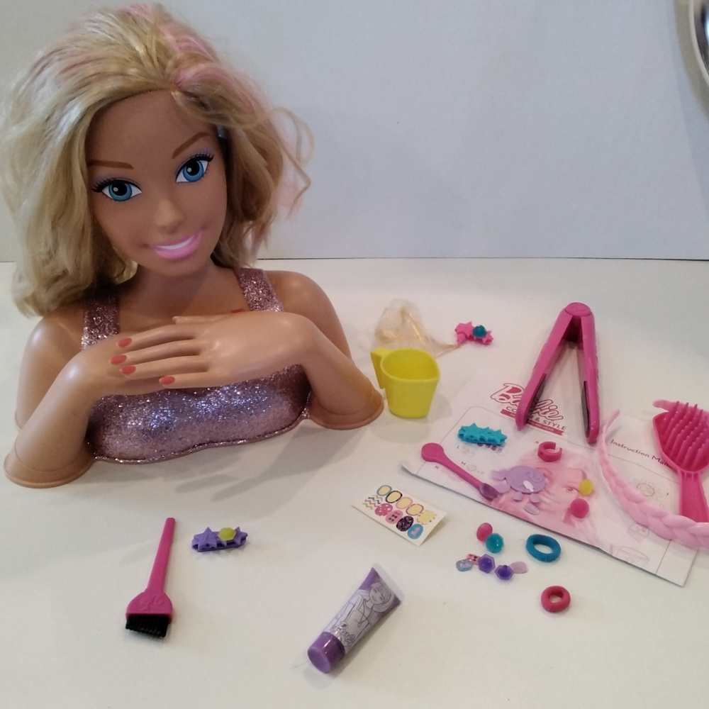 Barbie Deluxe styling head